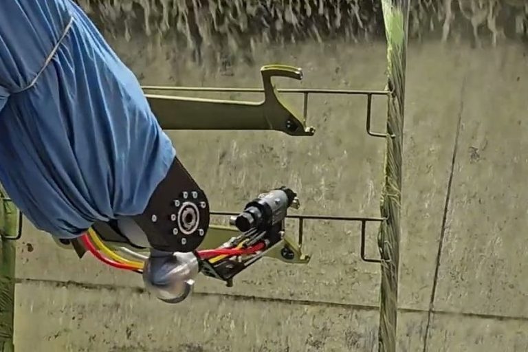 aircraft-x-ray-paint-robotics